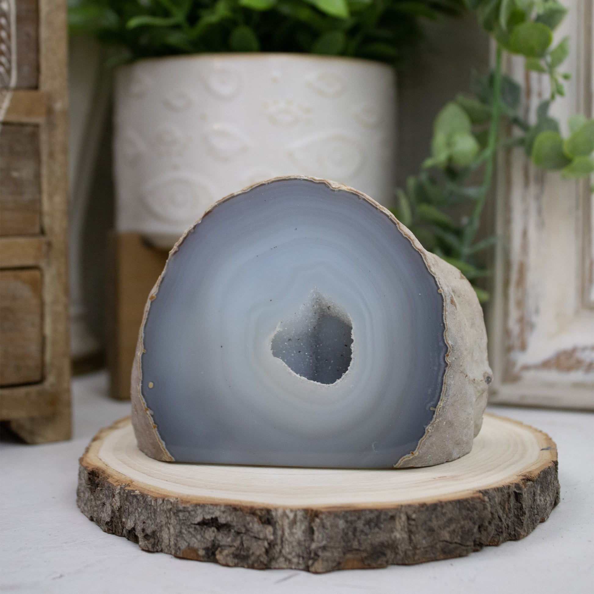 Agate Geode - Polished Stand-up Decorator #1 - Muse + Moonstone